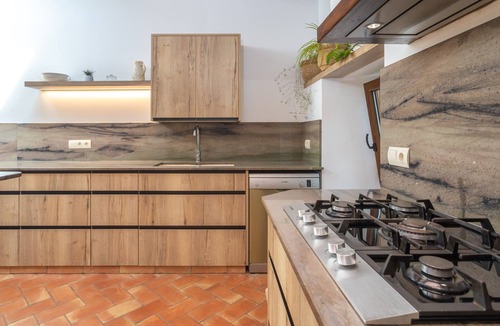 Fontcoberta House | Holiday Home 'Mas' with Mountain View, Wi-Fi and Air Conditioning