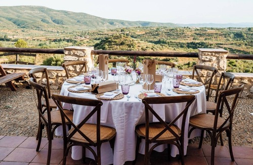 La Salzadella House | Holiday Home 'Masia Mas Del Rey' with Mountain View, Private Pool and Wi-Fi