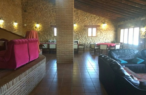 La Salzadella House | Holiday Home 'Masia Mas Del Rey' with Mountain View, Private Pool and Wi-Fi