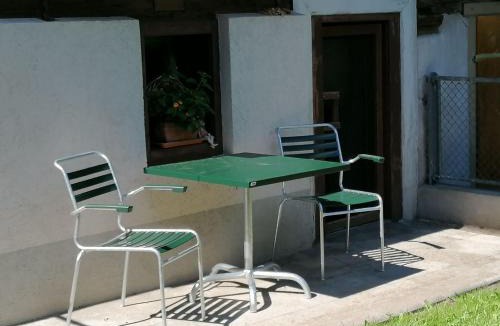 Luchsingen House | Holiday Home Mattishüüsli by Interhome