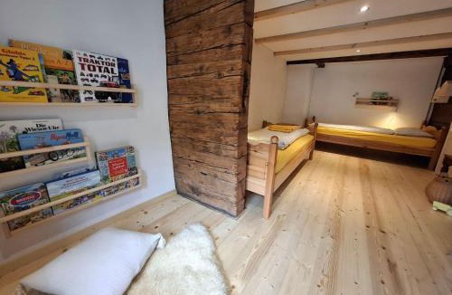 Luchsingen House | Holiday Home Mattishüüsli by Interhome