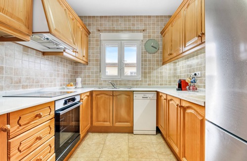 Pedreguer House | Holiday Home 'Maya' with Sea View, Wi-Fi and Air Conditioning