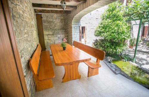 Jakovici House | Holiday Home Mendula