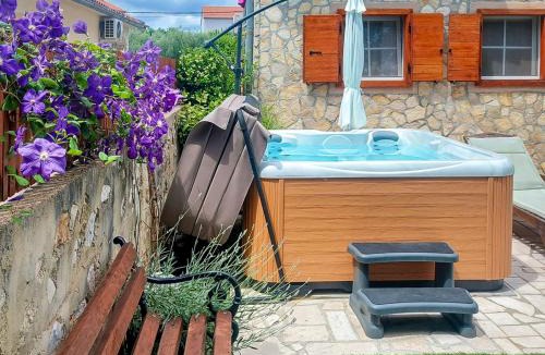 Polje House | Holiday Home Mikac by Interhome