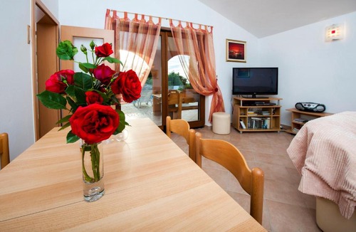 Montizana House | Holiday Home Mirna