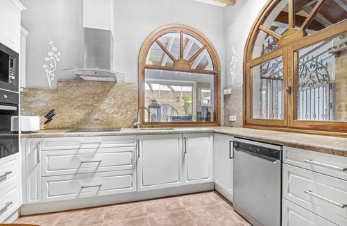 Jalon House | Holiday Home 'Mistela' with Mountain View, Wi-Fi and Air Conditioning