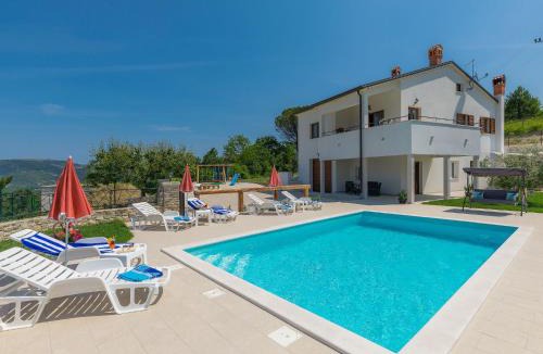 Brkac House | Holiday Home Montebello by Interhome