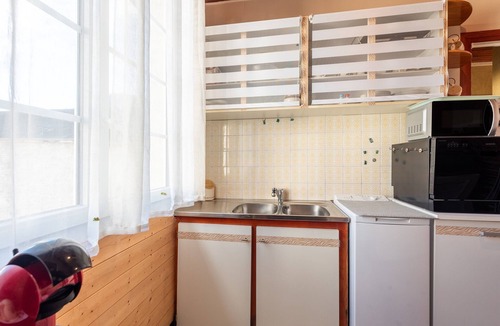 Bielle House | Holiday Home 'Montée Du Boiloa - Bielle, Laruns' with Mountain View, Private Terrace and Private Garden