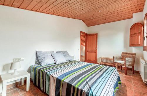 Montseny House | Holiday Home Montseny with Pool