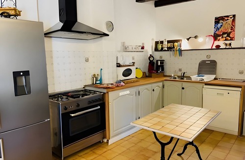 Les Arques House | Holiday Home 'Moulin De La Forge' with Lake View, Private Pool and Wi-Fi