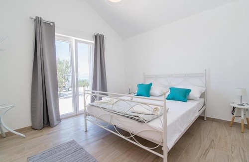 Supetar House | Holiday Home My Summer House