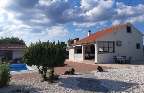 Bristane Villa | Holiday Home Mystc Woods