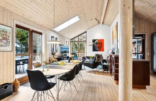 Aalbaek House | Holiday Home Nannah - 100m from the sea by Interhome