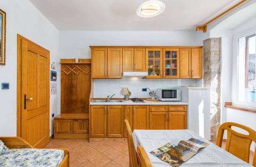 Cres Apartment | Holiday Home Near Beach in Croatia