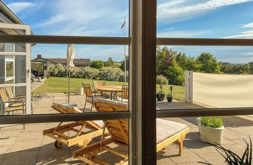 Skødshoved Strand House | Holiday home near Mols Bjerge and Skødshoved Beach