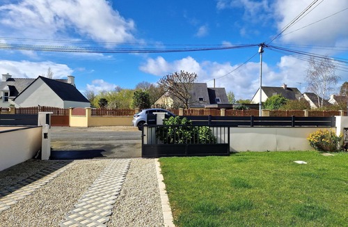 Saint-Alban House | Holiday Home near Val-André Beach & Golf
