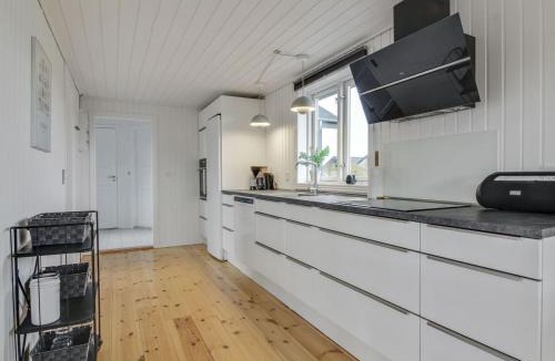 Lokken House | Holiday Home Nehat - 300m from the sea by Interhome
