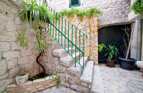 Kastel Novi House | Holiday home Nela, (15671), Kaštel Stari, hr