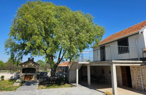 Drnis House | Holiday Home Nena