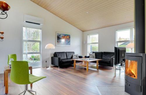 Hou House | Holiday Home Nilus - 2-2km from the sea in NE Jutland by Interhome