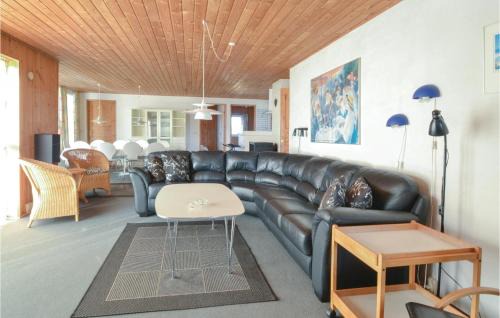 Rindby Strand House | Holiday Home Norges Fjelde Fanø V
