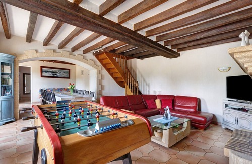 Huille House | Holiday Home 'O Gîte Bleu' with Private Pool, Private Garden and Wi-Fi