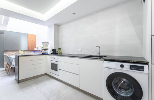 La Creu del Grau House | Holiday Home 'Oasis De Valencia' with Private Terrace, Wi-Fi and Air Conditioning