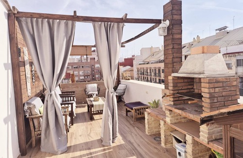La Creu del Grau House | Holiday Home 'Oasis De Valencia' with Private Terrace, Wi-Fi and Air Conditioning
