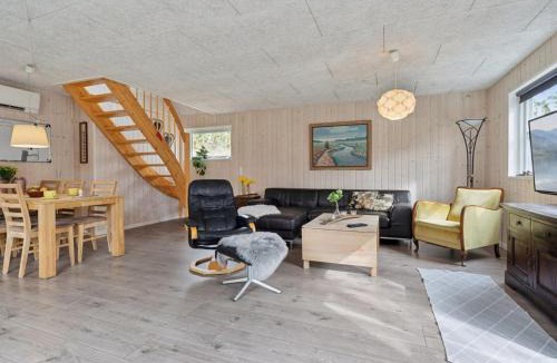 Skygge House | Holiday Home Øgot by Interhome