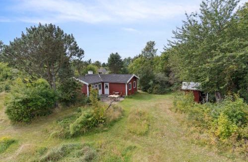 Faarevejle House | Holiday Home On Adventurous Plot Near Beach