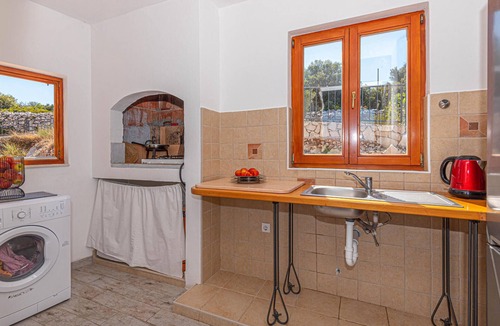 Kaprije House | Holiday Home on Island Kaprije
