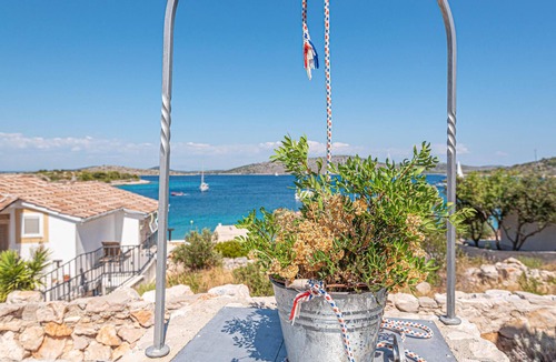 Kaprije House | Holiday Home on Island Kaprije