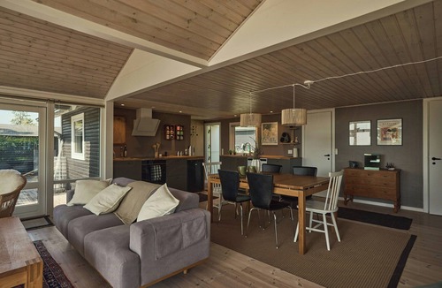 Lyngsbæk Strand House | Holiday home on natural grounds with sea views