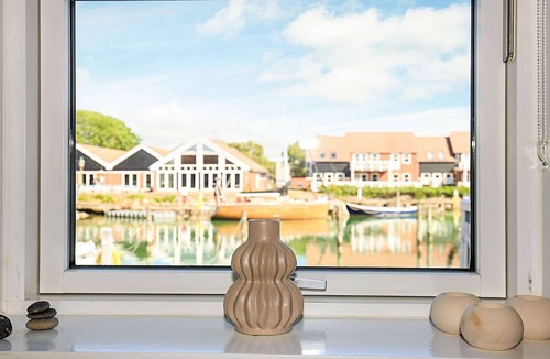Borre Apartment | Holiday home on the harbour in Borre