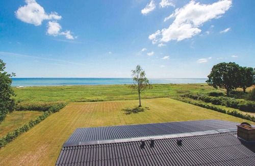 Spodsbjerg House | Holiday home only 50 meters to the beach