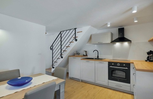 Orihi House | Holiday home Orihi * 2000 m2 fenced garden, covered terrace, BBQ