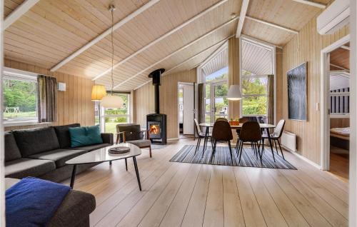 Pøt Strandby House | Holiday Home Pøt Strandby Juelsminde T