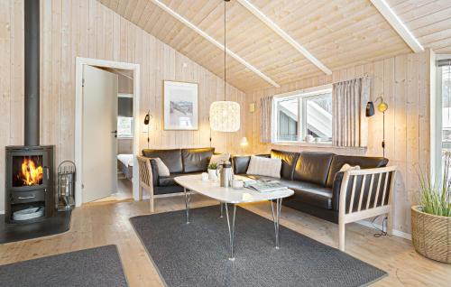 Pøt Strandby House | Holiday Home Pøt Strandby Juelsminde Sa
