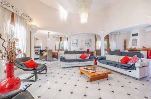 Miami Platja House | Holiday Home 'Paraiso Para 6' with Shared Pool, Wi-Fi and Air Conditioning