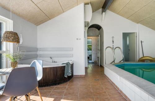 Hals House | Holiday Home Persa - from the sea by Interhome