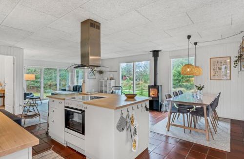 Grærup Strand House | Holiday Home Pietari - 600m from the sea by Interhome