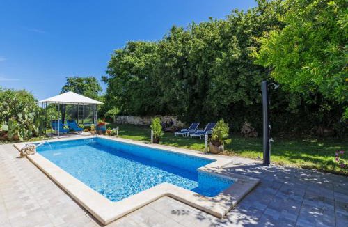 Pinezici House | Holiday Home Pinezici-2 by Interhome