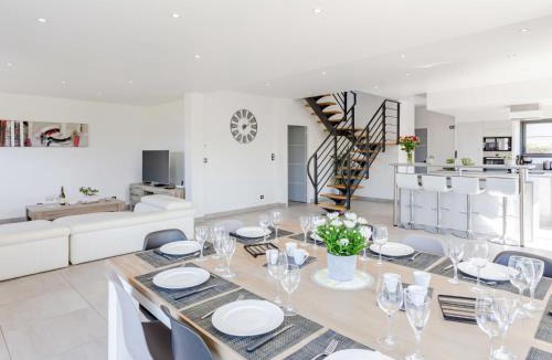 Pirou House | Holiday Home Pirou Beach by Interhome