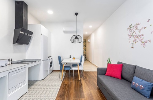 Malilla Apartment | Holiday Home 'Portal A Valencia' with Wi-Fi and Air Conditioning