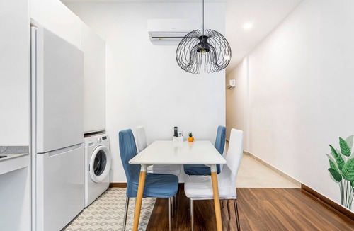 Malilla Apartment | Holiday Home 'Portal A Valencia' with Wi-Fi and Air Conditioning