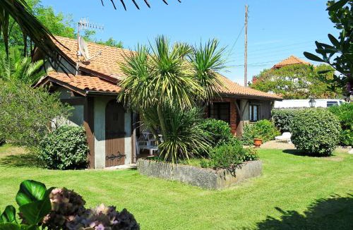 Mimizan-Plage House | Holiday Home Poste by Interhome