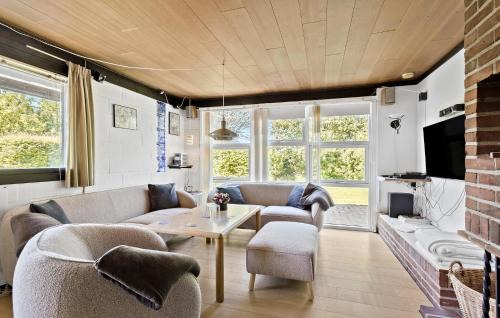 Vemmenæs House | Holiday Home Røllikevænget