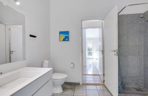 Hou House | Holiday Home Ralda - 590m from the sea by Interhome