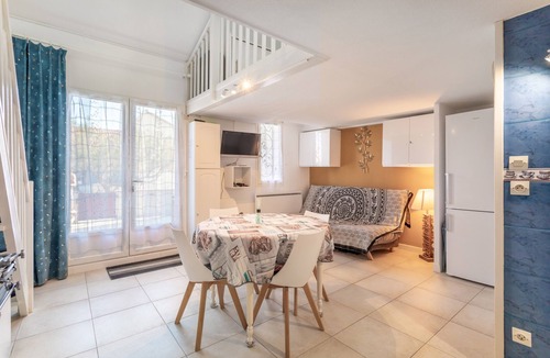 Leucate House | Holiday Home 'Residence Naturiste Eden' with Sea View, Private Terrace and Wi-Fi