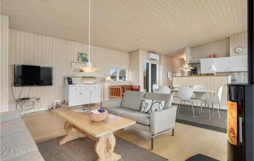 Ronbjerg House | Holiday Home Roslev With A Fireplace 01